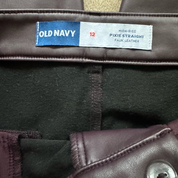 Old Navy High-Waisted Faux-Leather Pixie Straight Pants - Picture 7 of 9
